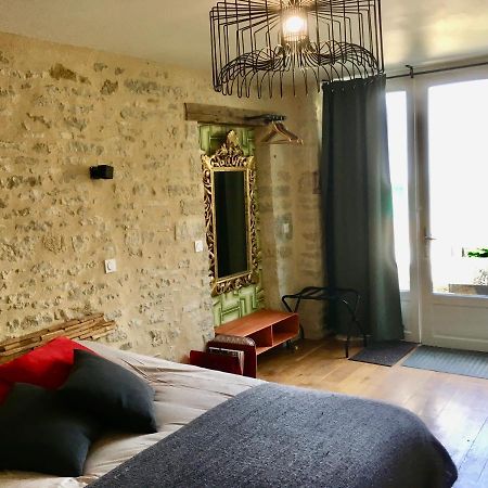 לינה וארוחת בוקר Fontenay-près-Vézelay Au Cheval Bleu מראה חיצוני תמונה